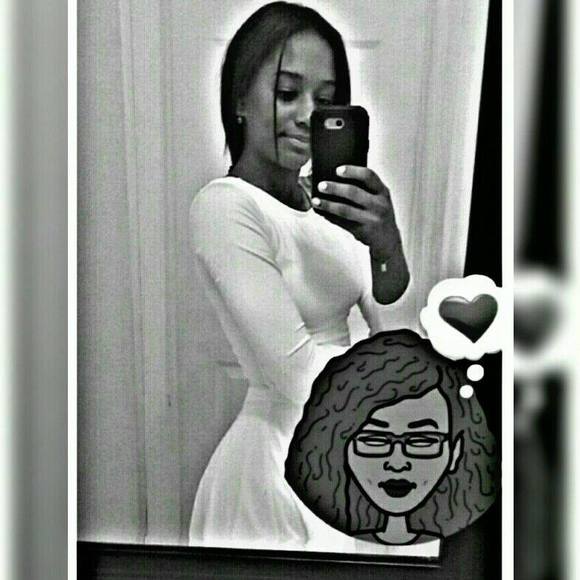 Meet your Posher, Daniela - Picture 1 of 1